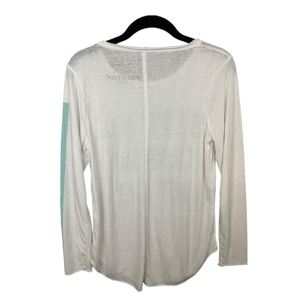 Chaser Peloton Graphic Long Sleeve Activewear Top in White Size Small - Picture 3 of 7
